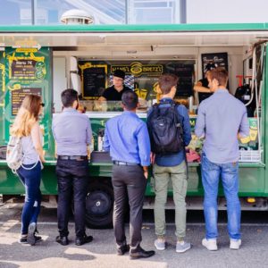 Pour midi c'est le Food Truck à Airbus