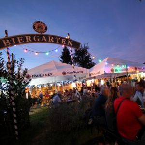 au Biergarten soleil couchant