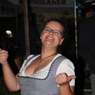 Anika im Dirndl