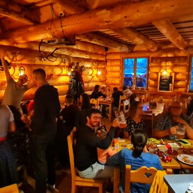 Mon Anniverssaire avec mes amis dans un chalet convivial à Aussonne